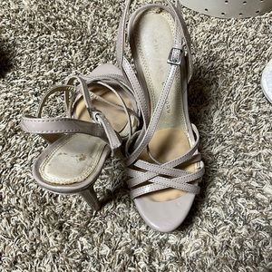 Chinese laundry teaser platform shoe. Nude.